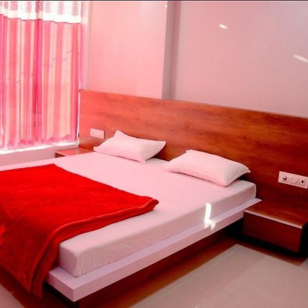 Hotel Tathastu Ujjain Exterior foto